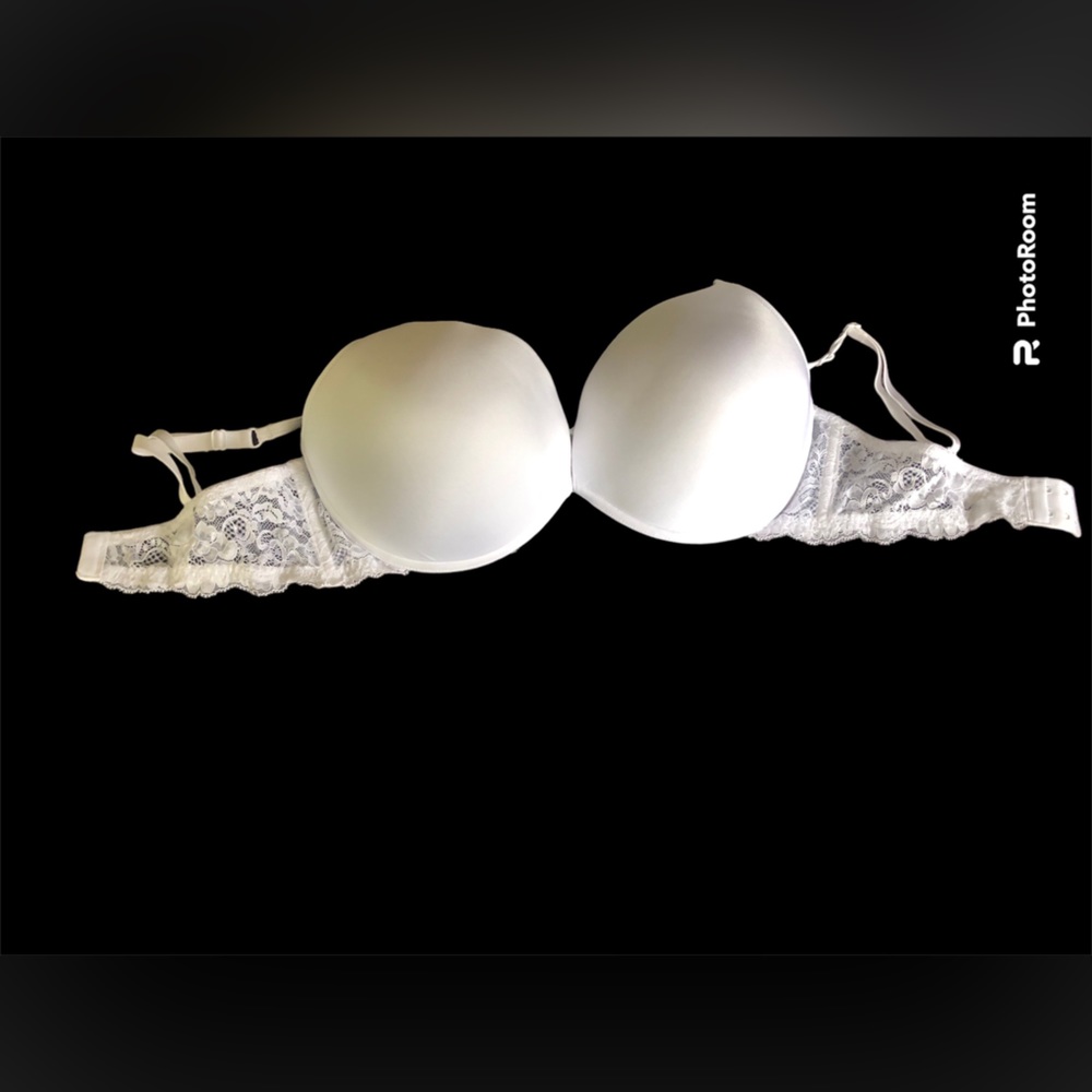 Fredrick’s of Hollywood Knockout White Bra 38DD
